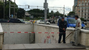 Мъж в безпомощно състояние открит в подлеза на НДК вероятно