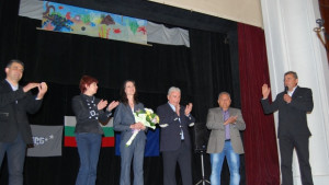 В Елена посрещнаха като скъп приятел Мария Габриел от евролистата