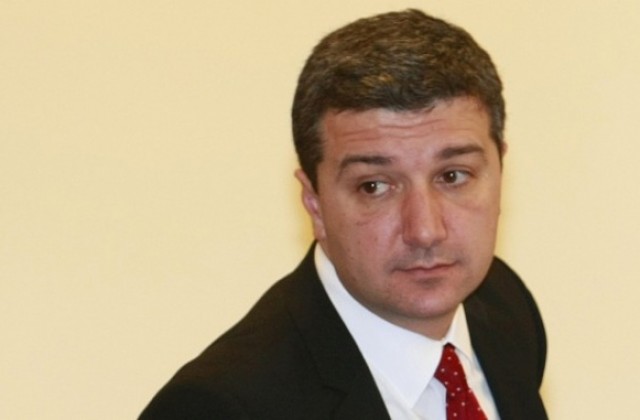 Стойнев: ГЕРБ и реформаторите са комплексирани от ЕК