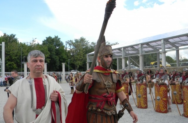 Римляни и варвари отново в битка край Свищов (СНИМКИ)