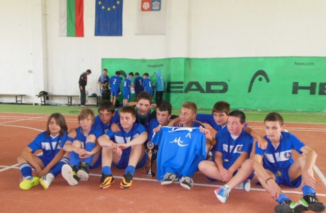 Отборът на ПМГ спечели турнира за 100- годишнината на Левски в Кюстендил