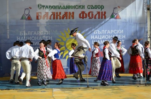 Три състава номинирани за златен Орфей на Евро фолк и Балкан фолк