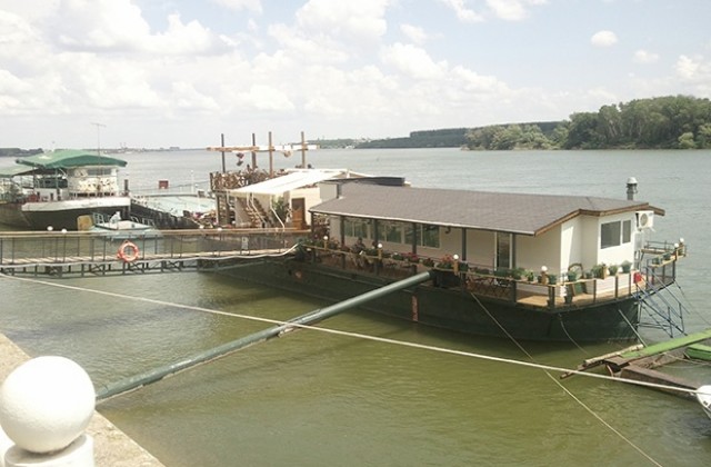 Река Дунав заля шест острова във видинския участък