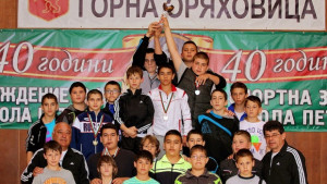 Стойчо Иванов и Валери Райчев изведоха децата на клуб Васил