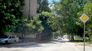 Нов асфалт за пътя между Катедралата и Аспаруховия мост