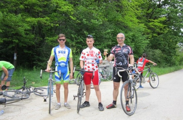 Лекоатлетическа щафета за учениците от 5 до 12 клас