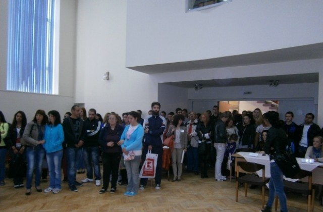 Близо 200 безработни участваха в Младежката трудова борса в Кюстендил