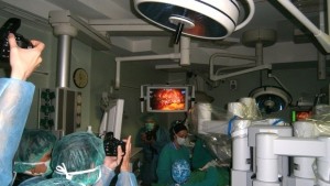 Операция в реално време с Да Винчи Si показаха пред