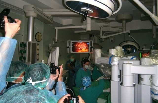 Операция в реално време с Да Винчи Si показаха пред медии от цялата страна в Плевен