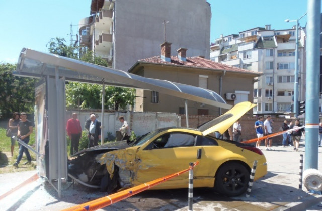 Блъснатата на спирка ученичка е в относително стабилно състояние