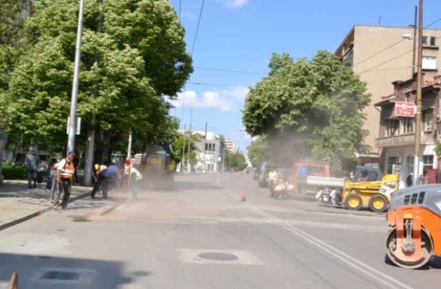 Правят първата повдигната пешеходна пътека в Казанлък
