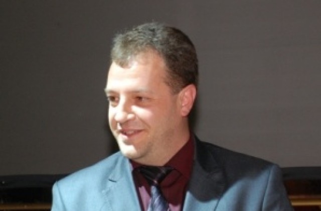 Кметът Даниел Панов с награда за партньорство от учителския синдикат Подкрепа