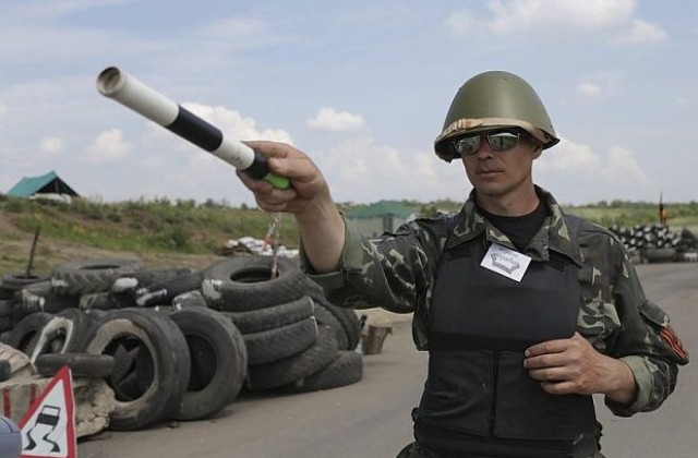 Сепаратистите обявиха военно положение в Луганска област