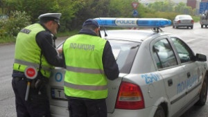 Полицаи и доброволци провеждат съвместна акция в Търговище
