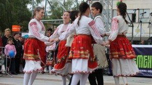 Танцовата приказка на формация Боженци трогна публиката