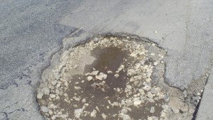 Разбит път мъчи хората от провадийското село Манастир