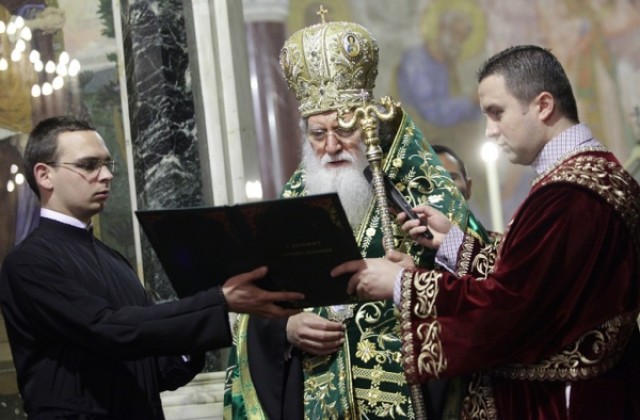 Патриарсите Неофит и Кирил водят празничната литургия на 24 май в Москва