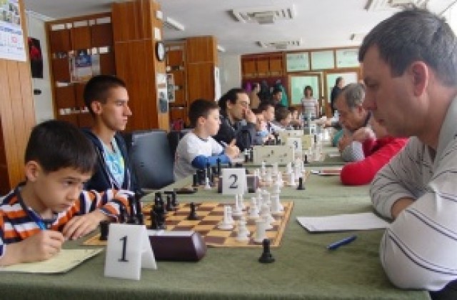 Първи шахматен турнир Купа Евроинс 2014 се проведе в СКШ Плевен 21