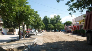 Ремонтират улици в Симитлийско