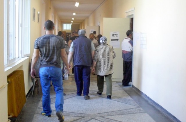 Гласуването в ромските секции (СНИМКИ)