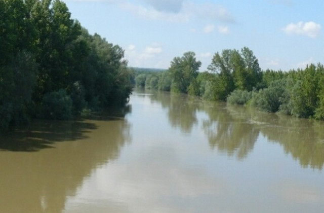 Нивото на Дунав продължава да се покачва край Силистра