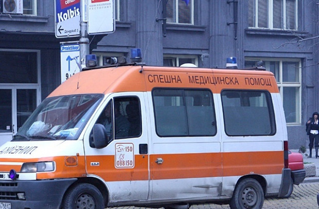 Млада жена почина в столицата, чакайки линейка