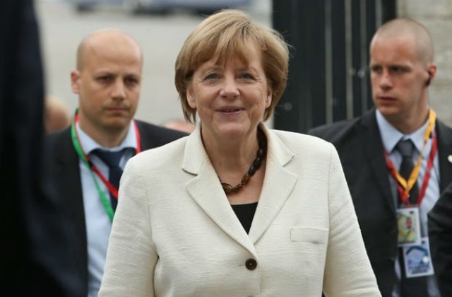 Меркел подкрепи Юнкер за председател на Европейската комисия
