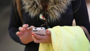 Хакери изнудват дистанционно собственици на смартфони