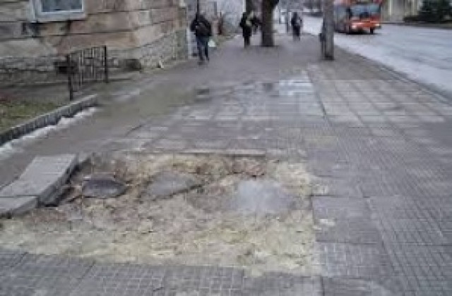 Стартира ремонтът на тротоара на Владислав