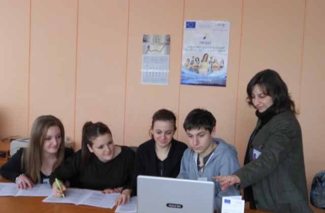 Ученици стажуваха по проект в ТСБ - Добрич