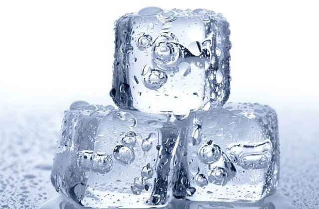 Защо горещата вода замръзва по-бързо от студената?