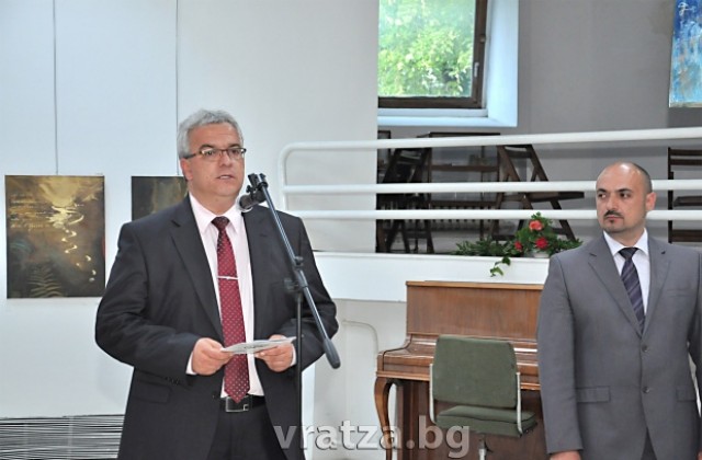 43-ма автори представят творби в изложбата Земята на Ботев