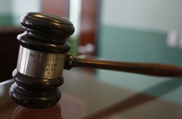 Глоба за мъж, заплашвал с убийство своя съселянка