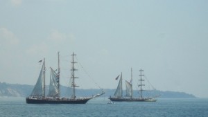 Калиакра и Роял Хелена се завърнаха стотици ги посрещнаха СНИМКИ