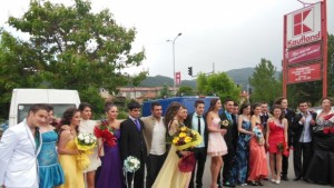 Учениците от ПМГ са на бал тази вечер