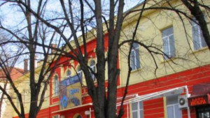 Сагата между читалище Искра и театър Любомир Кабакчиев продължава