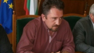М Митев за провалената извънредна сесия Не сме маймуни да