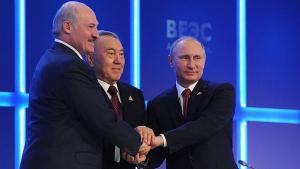 Владимир Путин гради нов съюз върху пепелта от съветската империя