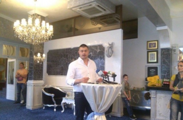 Бареков: Битката ще бъде между ГЕРБ и ББЦ, БСП ги каня за патерица