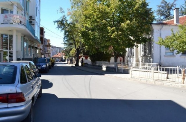 Започва ремонтът и асфалтирането на ул. „Шейновска“ в Казанлък