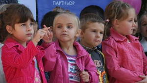 Стихотворилница танци и игри за малчуганите
