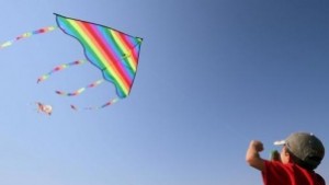Отлагат парада на хвърчилата заради лошото време
