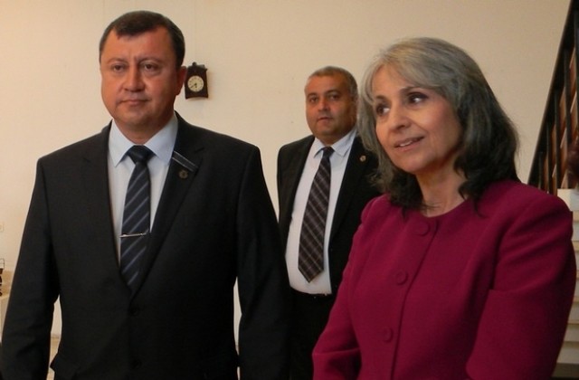 Маргарита Попова: Всички политически вождове да работят за каузата България