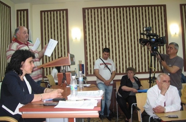 Председателят на Общински съвет - Мездра остава на поста