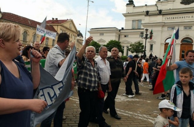Пореден протест срещу правителството пред Министерски съвет
