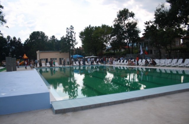 Общинският плувен комплекс отваря врати с безплатен вход за 1 юни