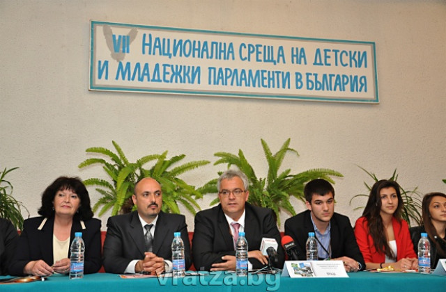 Младежки и детски парламенти се срещат във Враца
