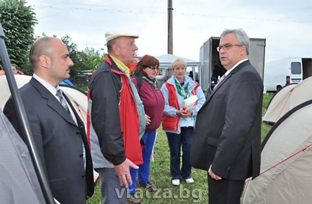 Кметът подари уникална карта на всички походници
