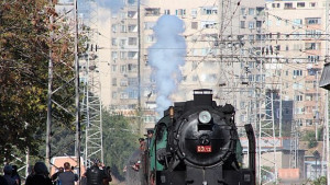 Пътуване с парен локомотив по случай 1 юни