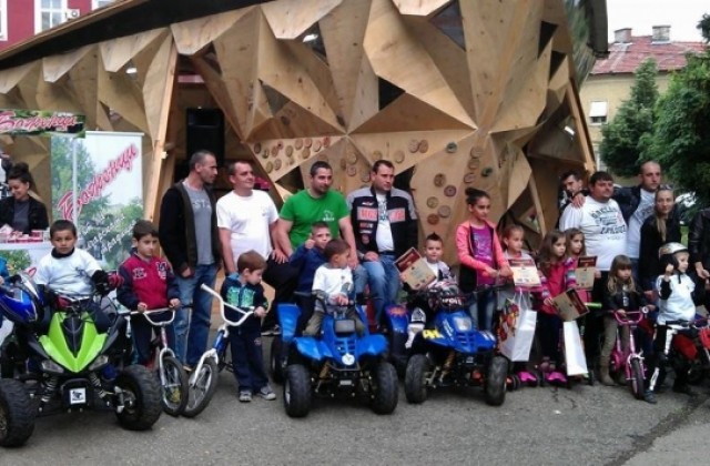 Над 30 малчугани мериха сили на детски мото събор във Велико Търново